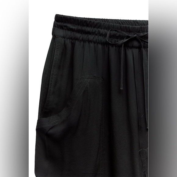 ZARA NWT Black Flowy Cargo Pants Trouser 100% Bamboo Fiber with Lining XS-S - Picture 6 of 9